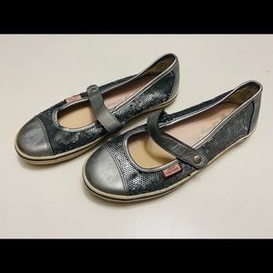 Juicy Couture Women’s Shoes - Size 7